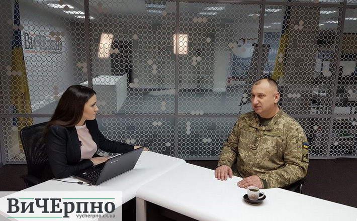 “Нині ЗСУ потребують молодшого командирського складу”, – Євген Курбет у студії “ВиЧЕрпно”