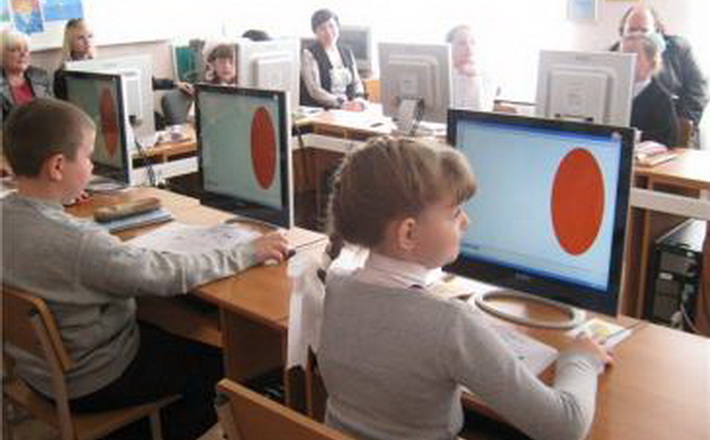 Вчителька з Канева посіла ІІІ місце в обласному конкурсі «Учитель року-2017»