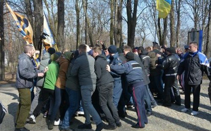 На Тарасовій горі у Каневі виникла бійка (фото, відео)