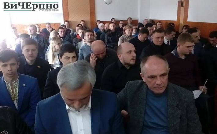 Черкаські депутати не підтримали два проекти рішення про економічну блокаду з окупованими територіями