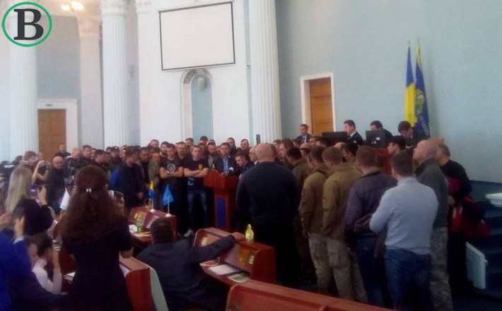 В обласній раді знову виник конфлікт через блокадників