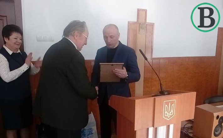 На виконкомі нагородили автора книг про Черкаси