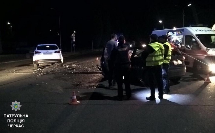 У Черкасах зіткнулись два автомобілі. Є постраждалі