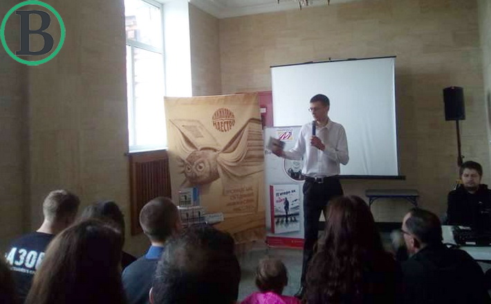 “Деталі в творі сучасні, реальні і черкаські”, – журналіст презентував книгу про п’ятьох друзів