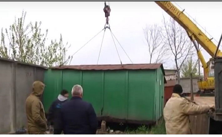В Умані демонтують незаконні гаражі