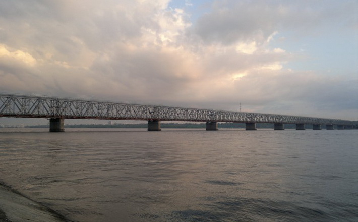 Відео величезного затору на черкаській дамбі виклали у мережу (ВІДЕО)