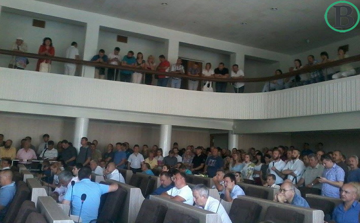 На сесії заговорили не тільки про розпуск виконкому, а й міськради в цілому