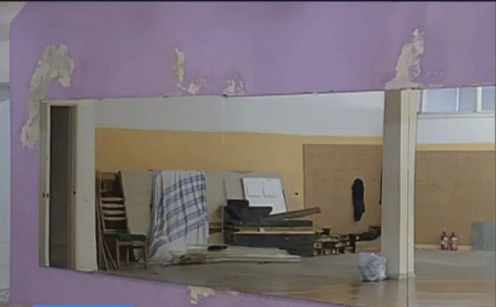 Поки діти тренуються ледь не під відкритим небом, чиновники розбираються, хто винуватий