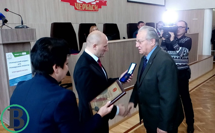 Автора численних публікацій про Черкаси нагородили відзнакою  “За заслуги перед містом Черкаси”