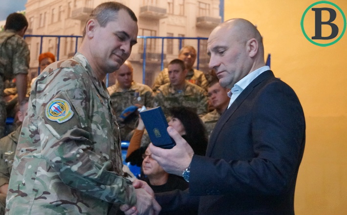 Живе лиш той, хто не живе для себе: у Черкасах відзначили військових і волонтерів