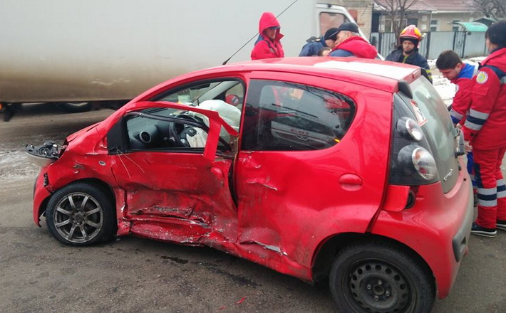 У Черкасах деблокували водія з понівеченого, внаслідок ДТП, автомобіля