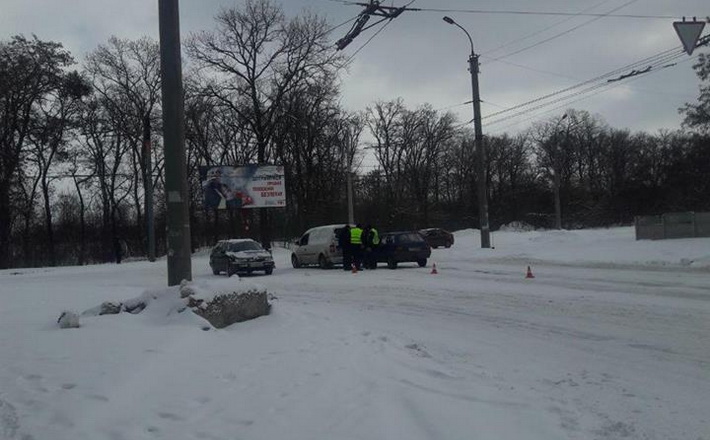 У Черкасах не розминулися дві автівки