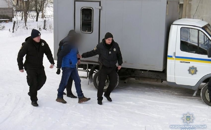 Тіло лежало в квартирі чотири місяці: на Черкащині спіймали чоловіка, який убив свою матір