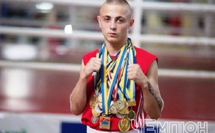 Уманський боксер вийшов у півфінал Чемпіонату Європи