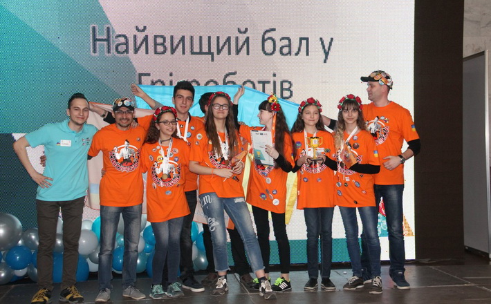 Команди Черкаської гімназії №9 вибороли три нагороди Всеукраїнського турніру з робототехніки