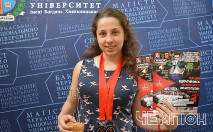 Черкаська студентка здобула «золото» Кубку України з гирьового спорту