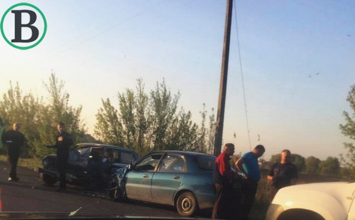 ДТП поблизу Червоної Слободи: не розминулися дві автівки (ФОТОФАКТ)
