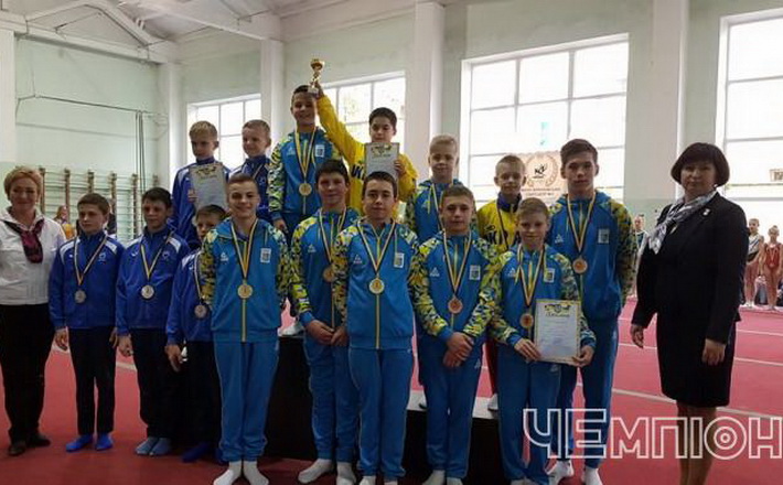 Черкаські гімнасти успішно виступили на чемпіонаті України