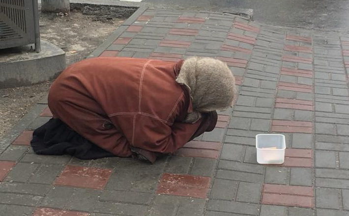 Харків’яни за прикладом Черкас перевірили своїх “бабусь-жебрачок” (ВІДЕО)