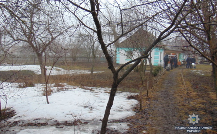 Черкаські поліцейські затримали жінку, яка вбила товариша по чарці