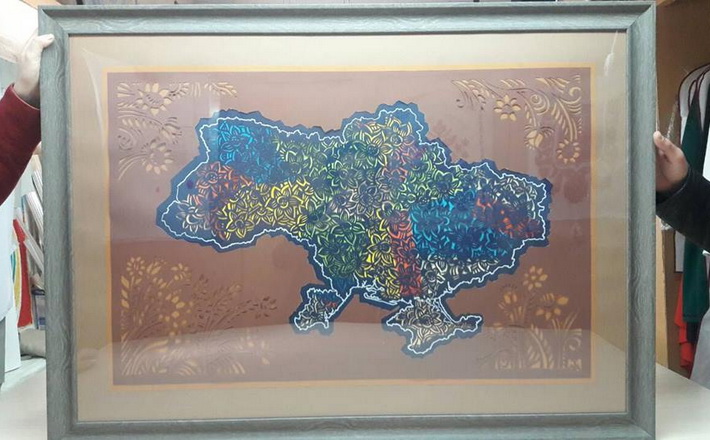 Мапу-витинанку від майстра з Черкас подарували Прем’єр-міністру Єгипту
