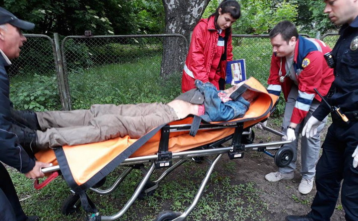 Патрульні врятували черкащанина, в якого на вулиці стався напад епілепсії