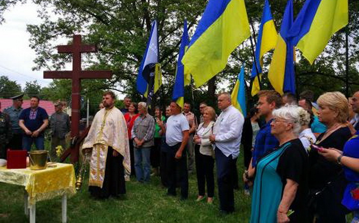 У Смілі відкрили пам’ятний хрест воїнам, що віддали своє життя за Україну