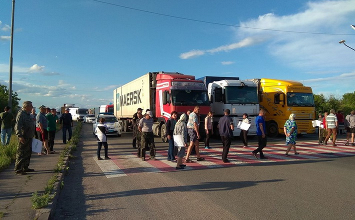 На Черкащині перекрили трасу Київ-Одеса (фото)