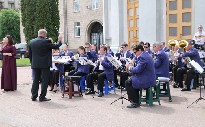 Духовий оркестр відіграв концерт, присвячений ветеранам Другої світової війни