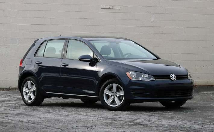 Два чиновники Черкаської міськради не повідомили НАЗК, що у них з’явилися нові автівки