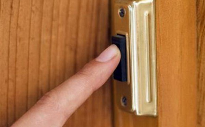 Іронія долі по-черкаськи: п’яний чоловік хотів потрапити додому, але поплутав під’їзди