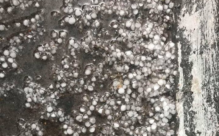 Черкаси знову засипало градом (фотофакт)