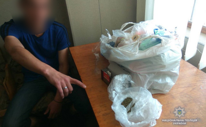Черкащанин намагався передати наркотики особі, яка знаходиться під вартою