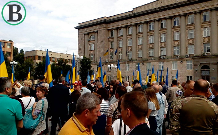 36459904_1569075186554120_4347061783261872128_n