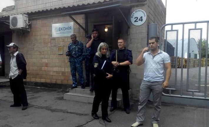 Викрадення, погрози і рейдерські атаки – скандал довкола золотоніської “Еконії” набирає обертів