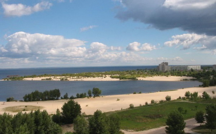 Верховний суд визнав незаконною забудову набережної на Митниці