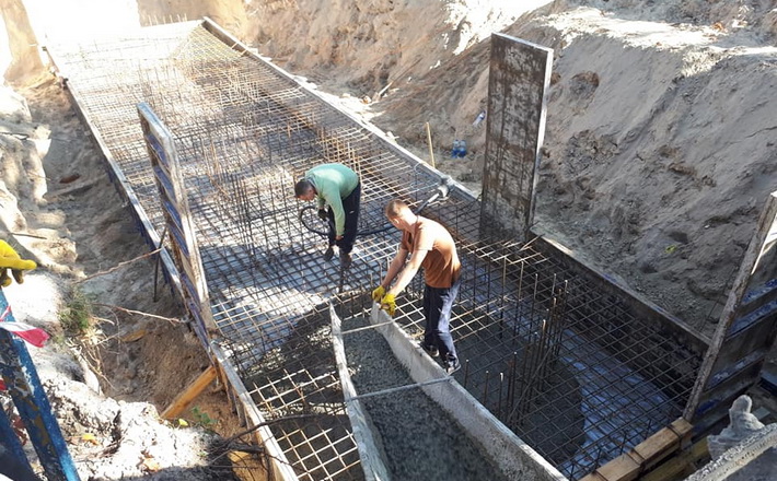 У черкаському парку заливають другу чергу фундаменту для колеса огляду (фото, відео)