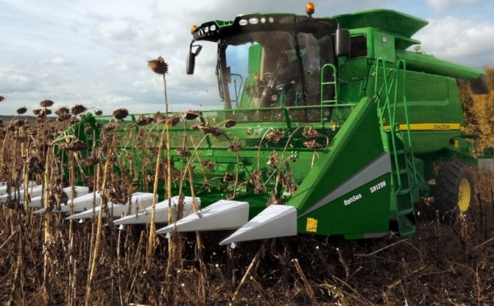 Черкаські аграрії завершують збір соняшника