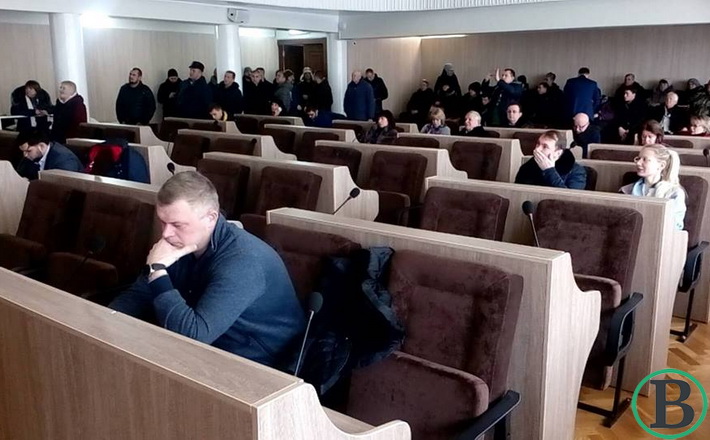“Доведеться ходити по квартирах, збирати депутатів”: сесія Черкаської міськради не зібралася