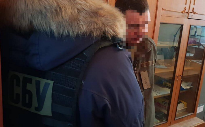 Командира військової частини у Черкаській області затримали за хабар