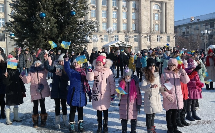 У Черкасах з нагоди Дня Соборності України сформували живий ланцюг єднання