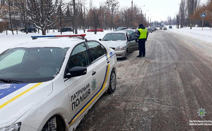 Черкаські патрульні та Укртрансбезпека перевіряють пасажирський транспорт