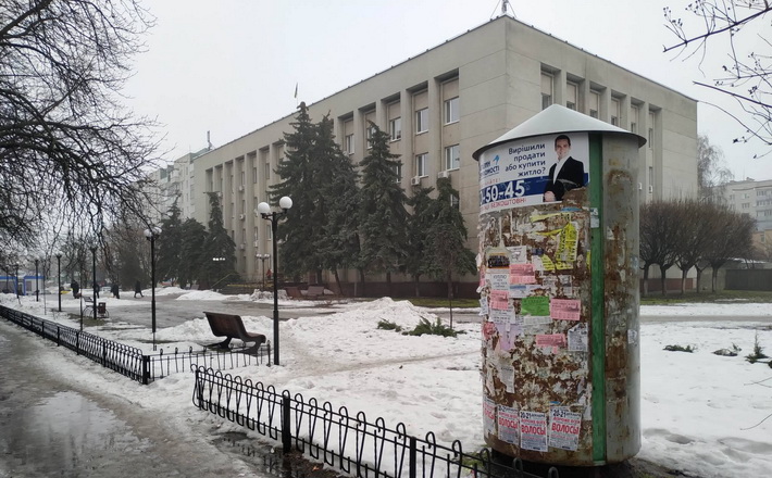 У Черкасах із запізненням ухвалили місця для агітації на президентських виборах