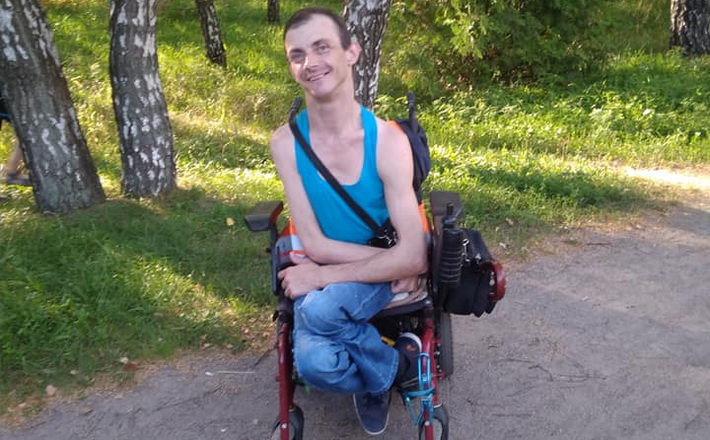 Черкасець на візку скаржиться на незручності в міському транспорті