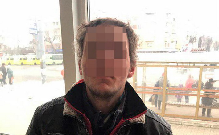 Патрульні затримали чоловіка, який був у розшуку (ФОТО)