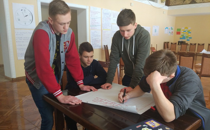 Школярі з двох ОТГ Черкащини розробляють ідеї для поліпшення життя у власних громадах