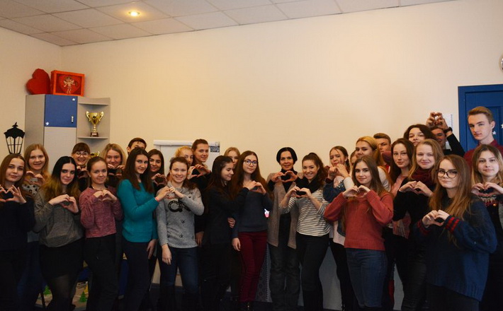 Черкаські студенти допомагають безпритульним тваринам