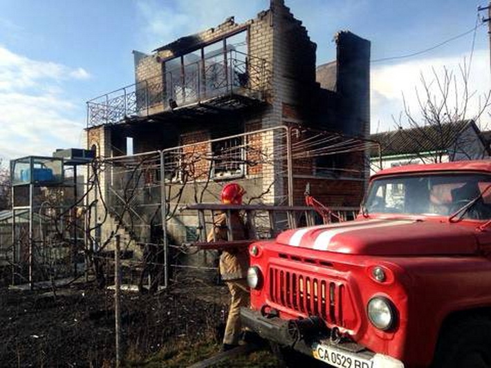На Черкащині згорів двоповерховий будинок
