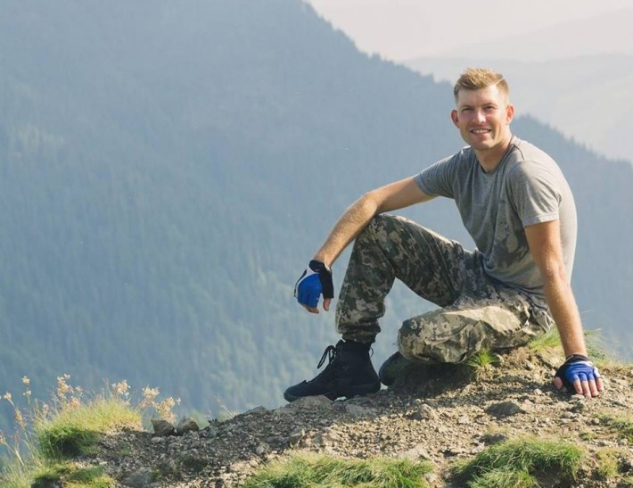 На Черкащині чоловік змайстрував стілець із сірників та встановив рекорд України