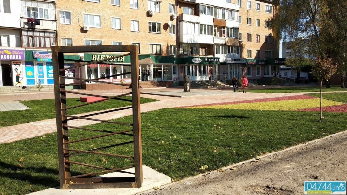 «Іспанський парк» в Умані: який підтекст містять встановлені скульптури